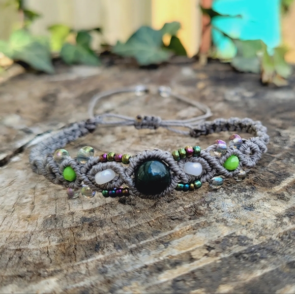 Bohemian Healing Crystal Beaded Adjustable Macrame Bracelet - Picture 2 of 5